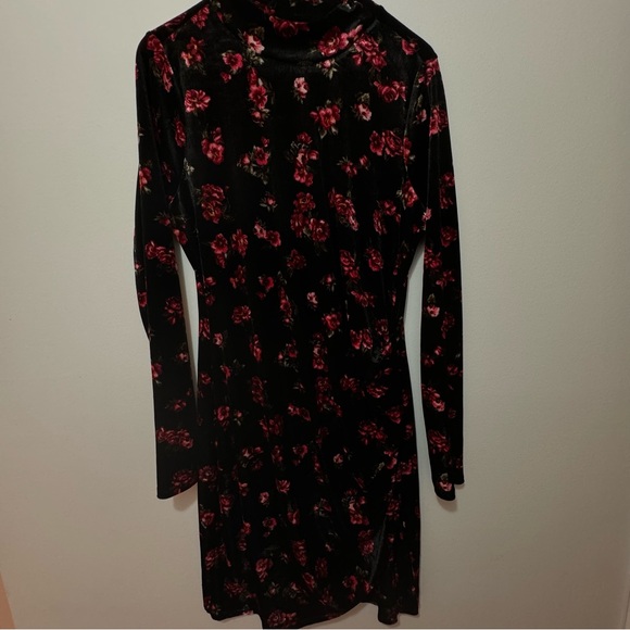 Velvet Floral Dress - Picture 3 of 3